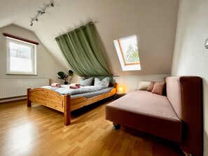 3 bedrooms, free WiFi, bed sheets