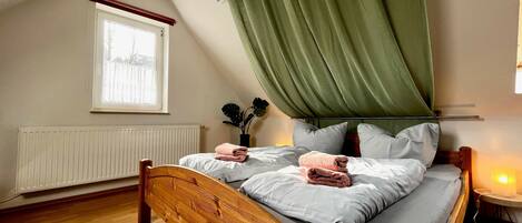 3 makuuhuonetta, ilmainen Wi-Fi, vuodevaatteet