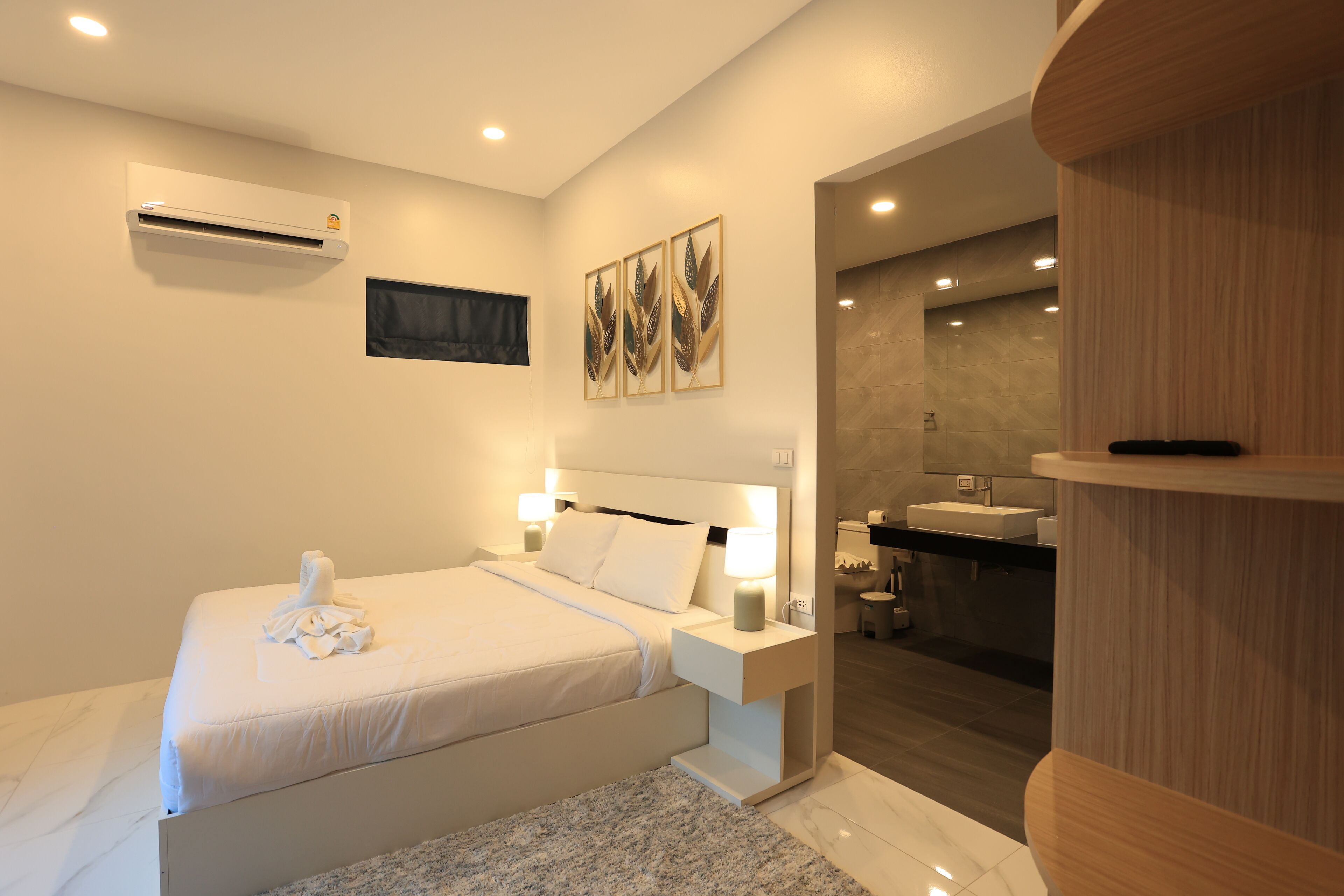 3 habitaciones y escritorio 