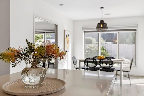 Impress on Empress I 6 BR Pet-Friendly Family Home