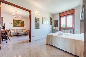 Family Apartment, Multiple Bedrooms, 2 Bathrooms (Porta Di Mare Apartment) | 2 bedrooms, iron/ironing board, free WiFi, bed sheets