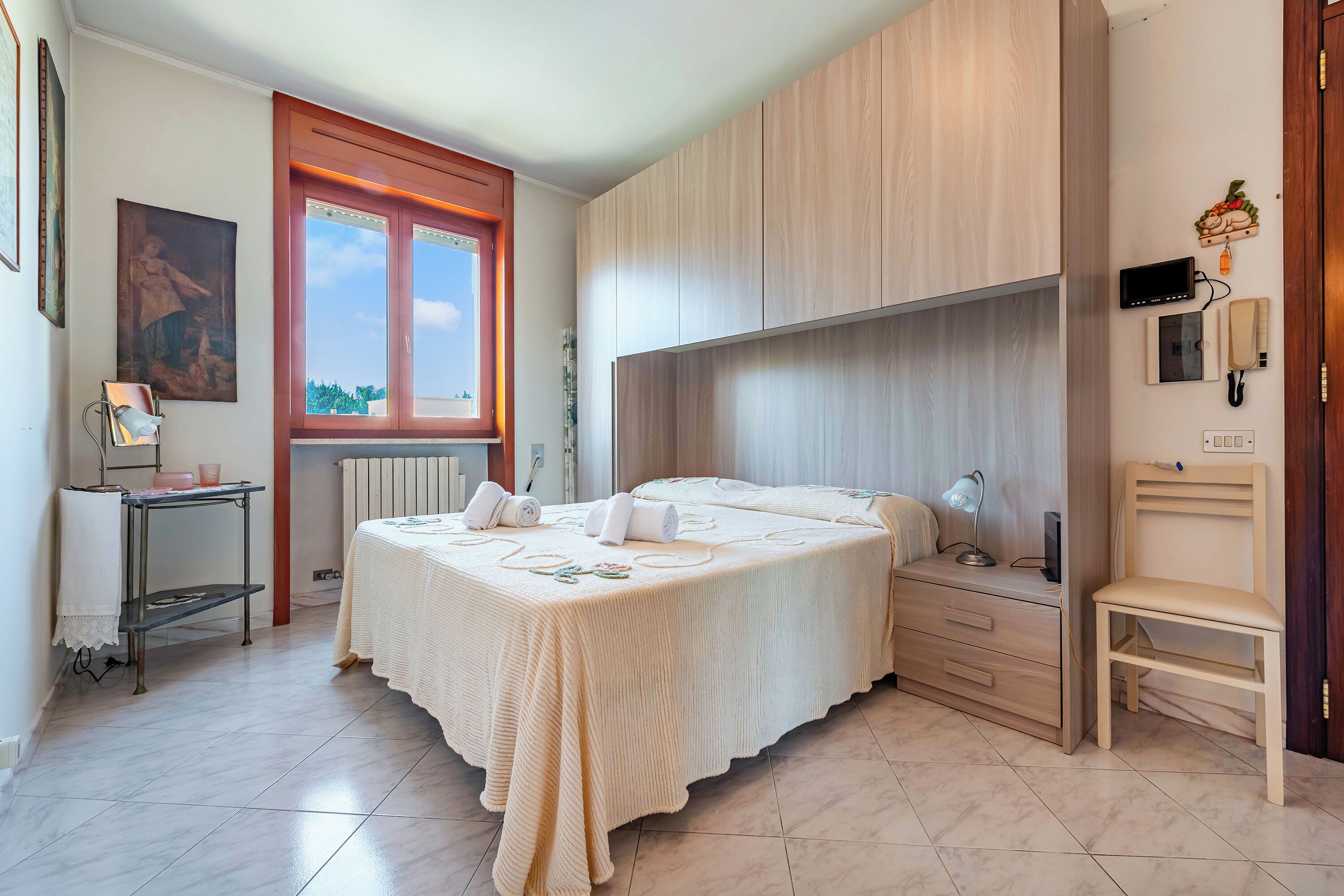 Family Apartment, Multiple Bedrooms, 2 Bathrooms (Porta Di Mare Apartment)