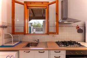 Fridge, microwave, oven, stovetop - Villetta Roma With Fancy Garden (Melendugno)