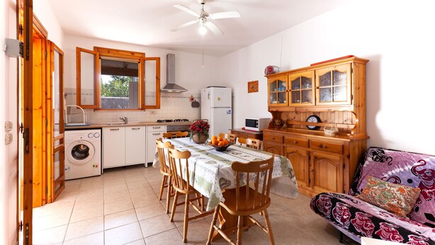 Rumah Standar, beberapa kamar (Villetta Roma With Fancy Garden) | Dapur pribadi