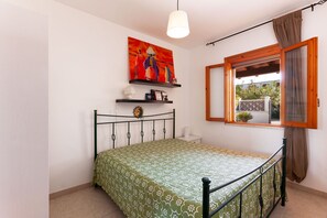 2 bedrooms, free WiFi, bed sheets - Villetta Roma With Fancy Garden (Melendugno)