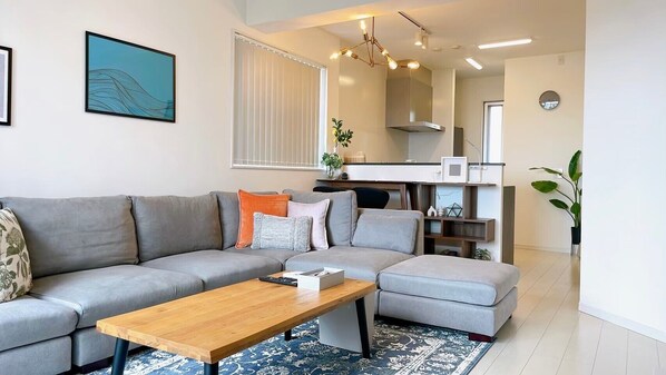 Maison | Aire de séjour | Téléviseur connecté, Netflix, services de diffusion en continu