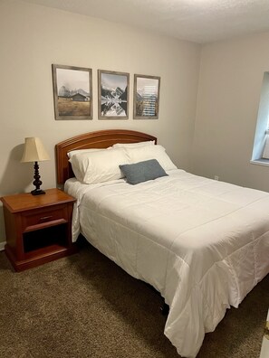 2 bedrooms, desk, iron/ironing board, travel crib