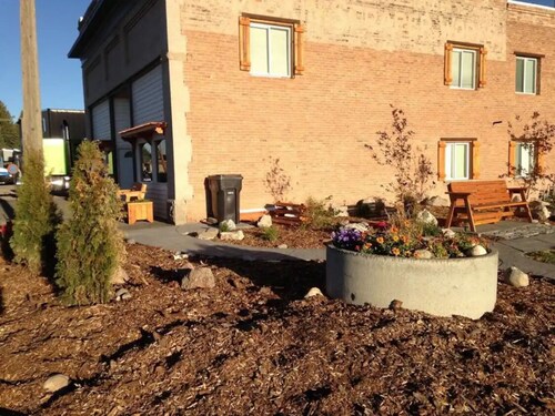 Historic 100-year-old lodging en route to Yellowstone Apt#1