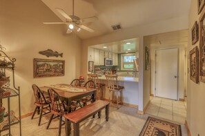 Unclassified image, 4 of 30, button