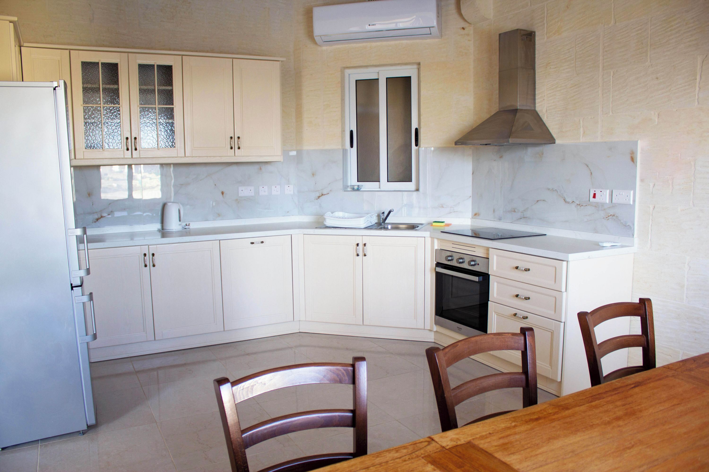 ทาวน์โฮมสำหรับครอบครัว, หลายห้องนอน (Kenn Gozitan villa and pool) | ครัวส่วนตัว | ตู้เย็น, ไมโครเวฟ, เตาอบ, เตาประกอบอาหาร