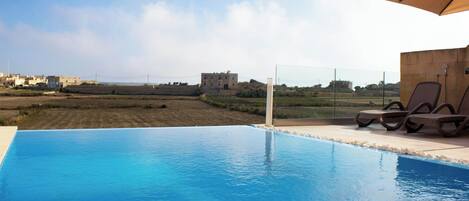 家庭聯排別墅, 多間臥室 (Kenn Gozitan villa and pool) | 泳池 | 室外泳池