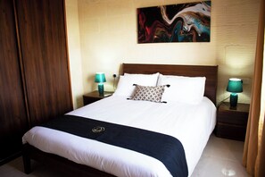 4 Schlafzimmer, Schreibtisch, kostenloses WLAN, Bettwäsche