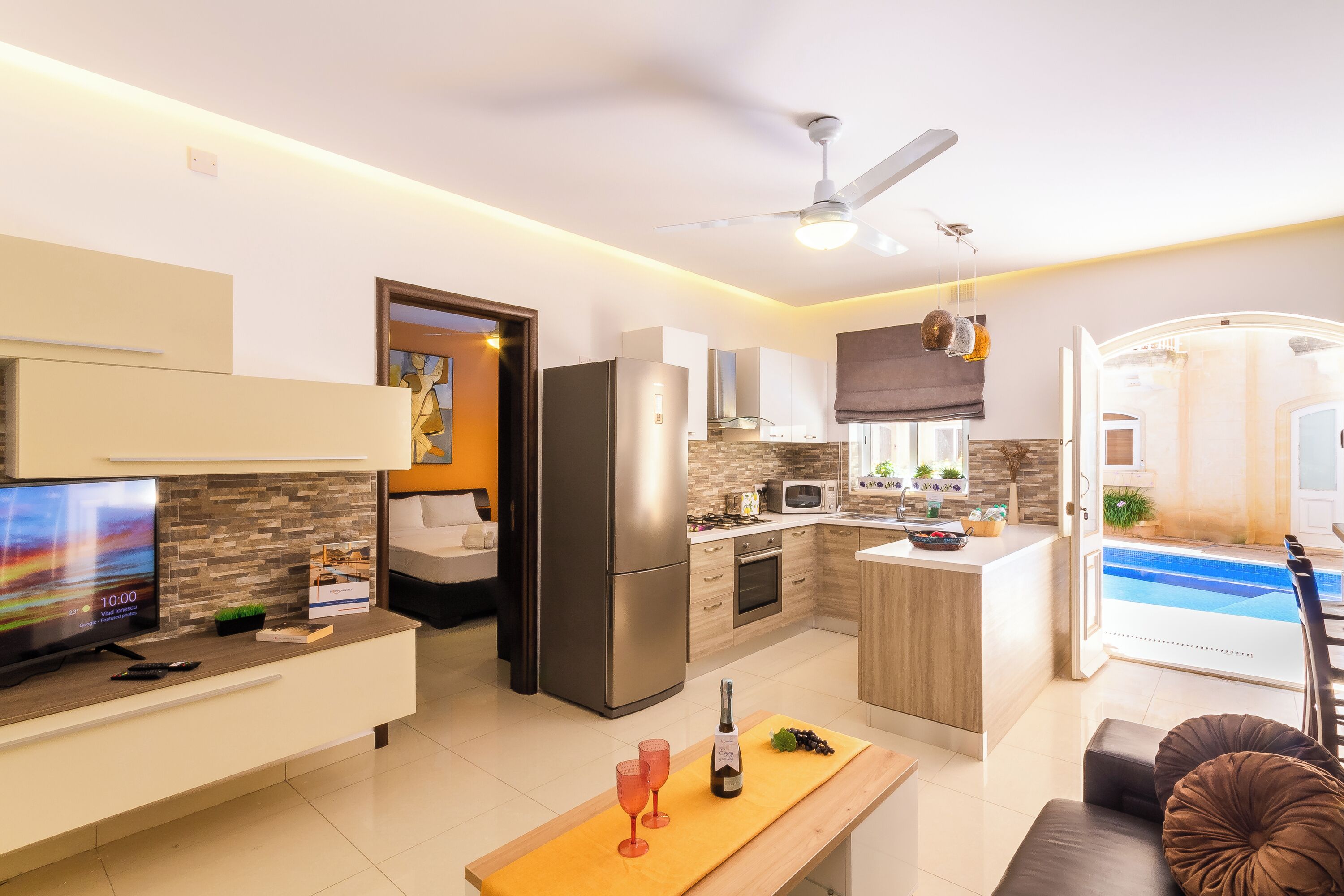 Refrigerador, microondas, horno, placa de cocina