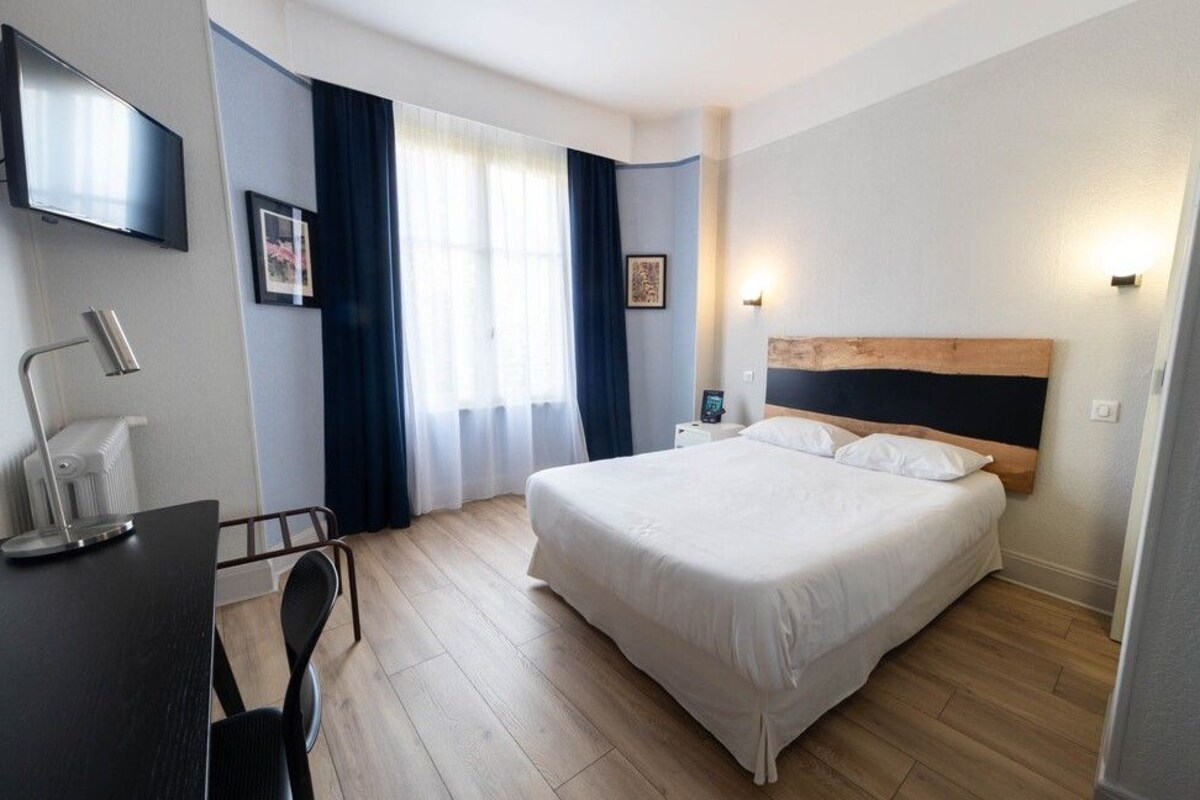 Comfort Room | WiFi (free), individually decorated, individually furnished, bed sheets