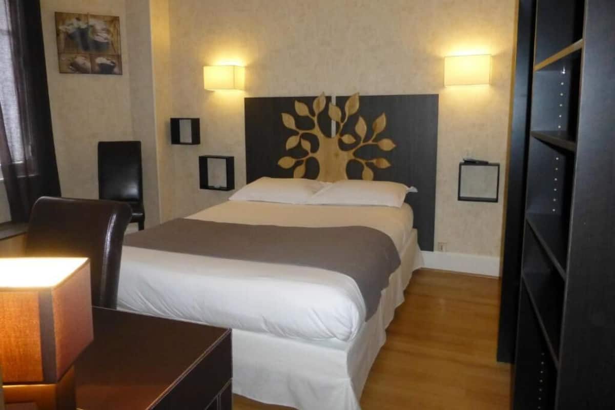 Classic Double Room Single Use | Free WiFi, bed sheets