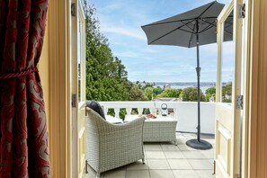 Studio (Vomero) | Premium bedding, individually decorated, individually furnished - Vomero Holiday Apartments (Torquay)