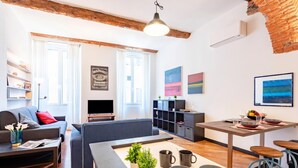 Apartemen Keluarga, 2 kamar tidur, microwave (Charming Apartment Next To Genoa's) | Area keluarga