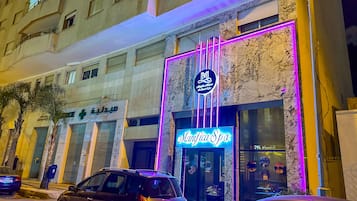 Sauna, bain à remous, sources chaudes/minérales, hammam, soins corporels