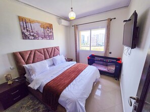 Deluxe Apartment - Luxury & View - close to the sea & TGV (Tangier)