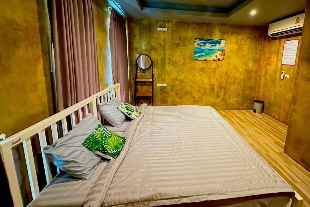 ห้องดับเบิลหรือทวิน, หอพักรวม, ปลอดบุหรี่, วิวสวนหย่อม | ผ้าปูที่นอนฝ้ายอียิปต์, เครื่องนอนระดับพรีเมียม, ห้องเก็บเสียง
