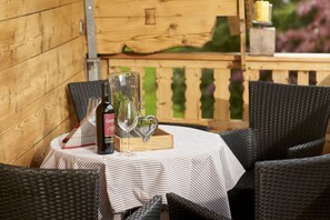 Outdoor dining - Holiday apartment near centre (Schönau am Königssee)