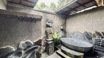 Quarto casal luxo, vista para a piscina | Banheiro