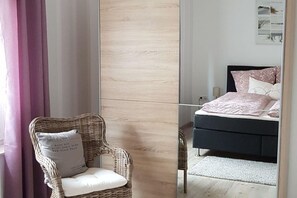 2 quartos, ferros/tábuas de passar roupa