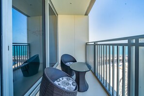 Apartamento, 2 habitaciones, 2 baños | Balcón
