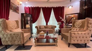 Khu tiếp khách ở sảnh