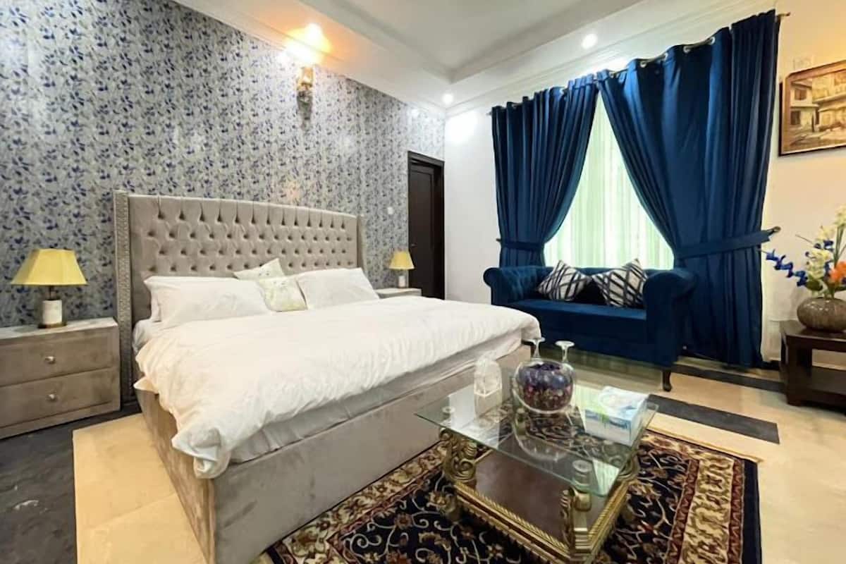 Room | Soundproofing, iron/ironing board, free WiFi