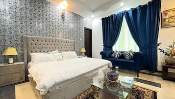 Room | Soundproofing, iron/ironing board, free WiFi