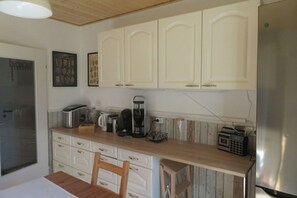 Kühlschrank, Ofen, Herdplatte, Geschirrspüler