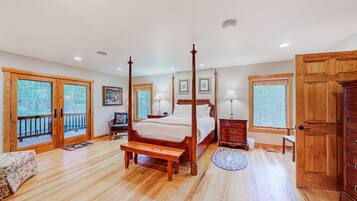 3 slaapkamers, een bureau, een strijkplank/strijkijzer, internet