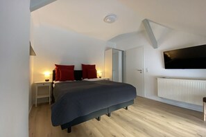 4 chambres, fer et planche à repasser