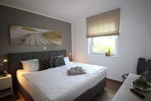 4 bedrooms, iron/ironing board, free WiFi - Haus Seeblick Modern retreat (Göhren-Lebbin)