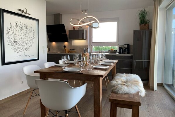 Dining - Haus Seeblick Modern retreat (Göhren-Lebbin)