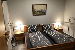 3 Schlafzimmer, Schreibtisch, Bügeleisen/Bügelbrett, kostenloses WLAN