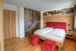1 slaapkamer, een bureau, gratis wifi, beddengoed
