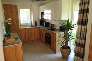 Fridge, microwave, oven, stovetop - Vision Comfortable holiday residence (Sint Maarten)