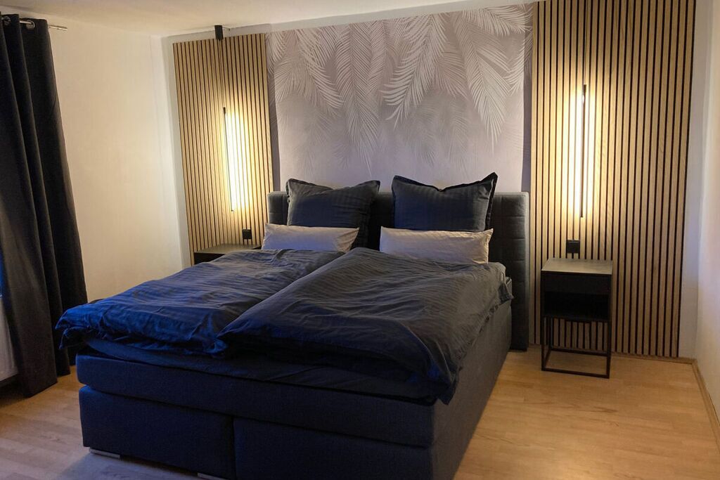 5 Schlafzimmer, Schreibtisch, Bügeleisen/Bügelbrett, Reisekinderbett