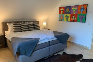 4 Schlafzimmer, Bügeleisen/Bügelbrett, kostenloses WLAN