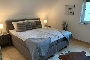 4 bedrooms, iron/ironing board, free WiFi - Villa Seebrise Modern retreat (Göhren-Lebbin OT Untergöhren)