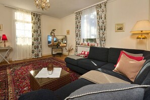 Smart TV, fireplace, DVD player, books - Landhuis Appartement Feldberg uitzicht (St. Märgen)