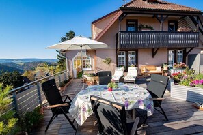 Outdoor dining - Landhuis Appartement Feldberg uitzicht (St. Märgen)