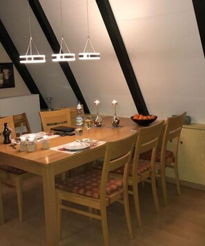 Dining - Roof-only house Modern retreat (Butjadingen)