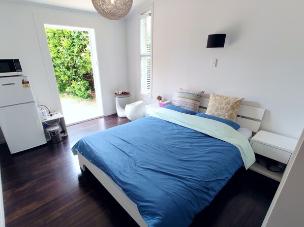 1 bedroom, WiFi, bed sheets - Separate Entry Cosy Bedroom with private bathroom (Auckland)