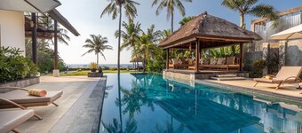 Beachfront Dream Villa Direct at the Beach!