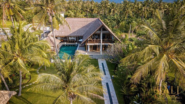 Exterior - Beachfront Dream Villa Direct at the Beach! (Gegorgak)