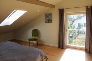 1 bedroom, desk, travel cot, free WiFi - Villa Carefree Suite (Grassau)