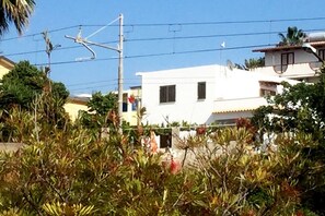 Exterior - Casa Bianca Comfortable holiday residence (Santa Domenica di Ricadi VV)